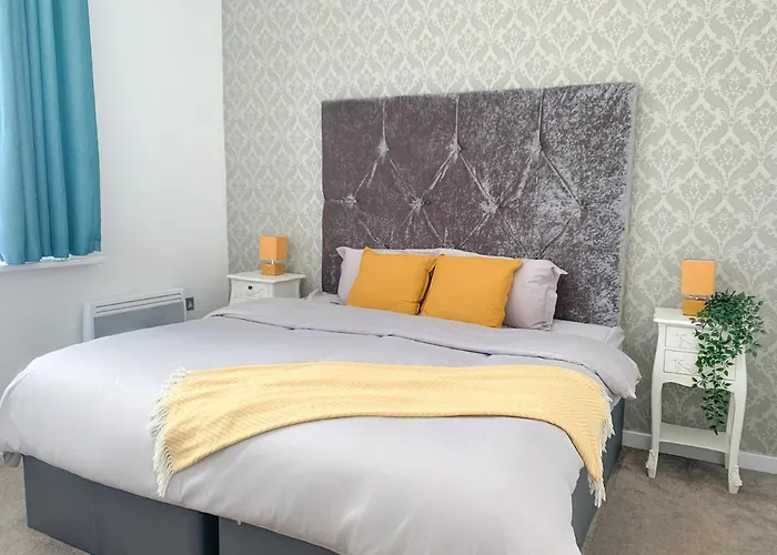 Duplex 2-Bedroom Apartment In Liverpool Centre