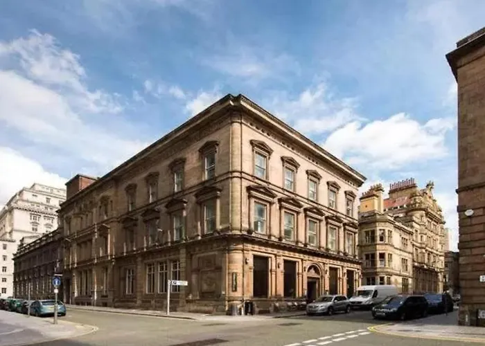 Duplex 2-Bedroom Apartment In Liverpool Centre